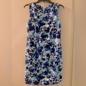 Blue flower printed dress. Size 6.